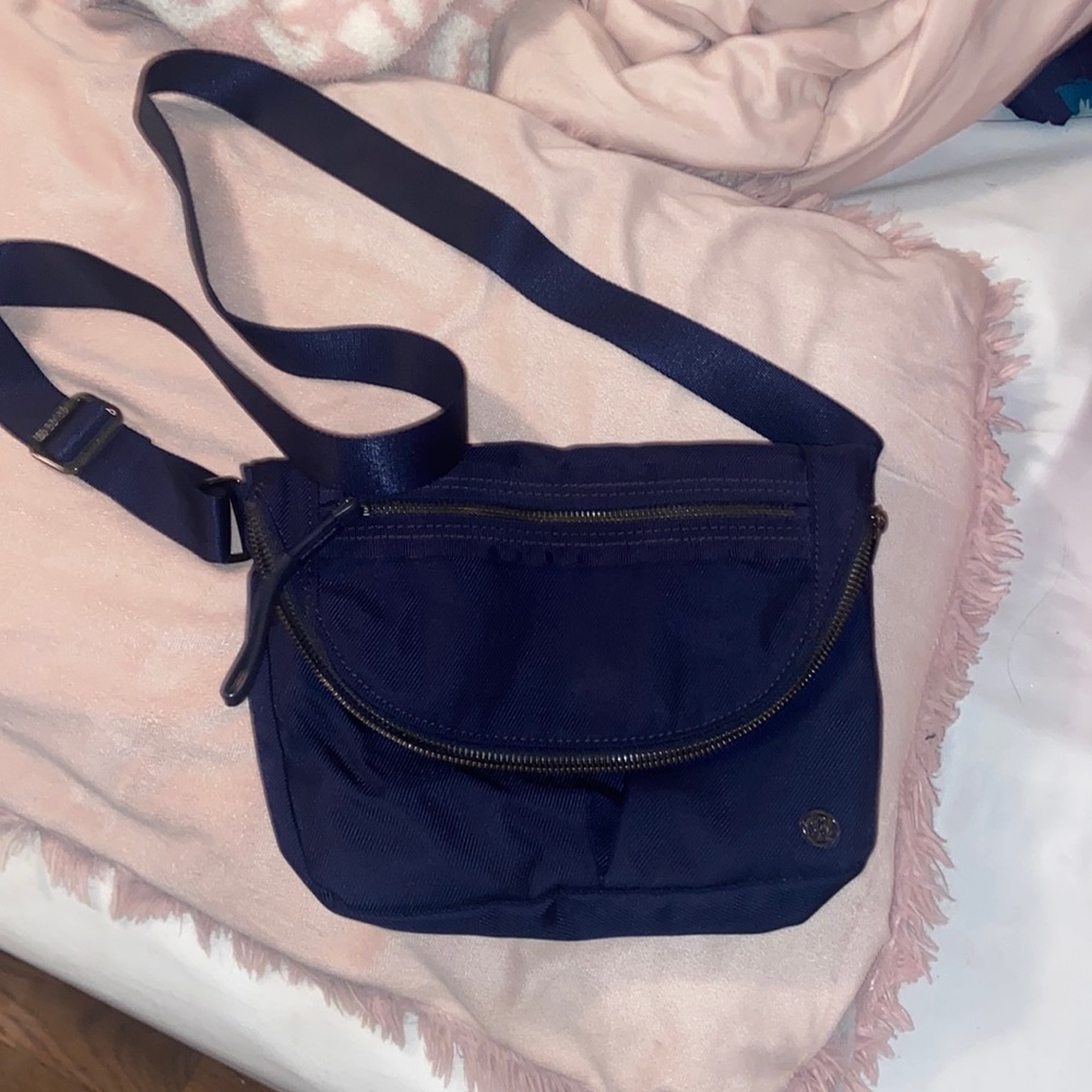 Lululemon festival bag